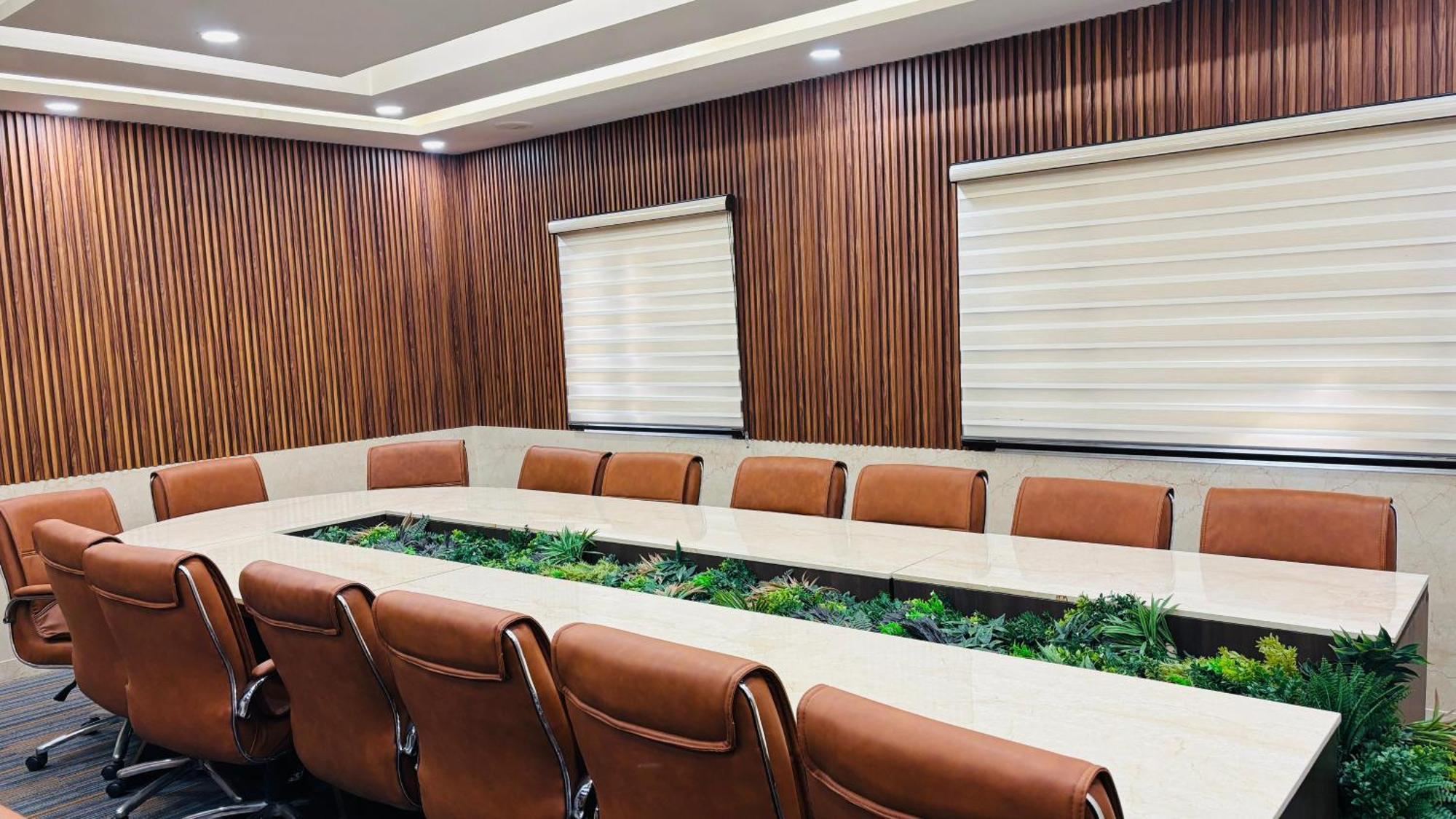 Hotel Shanti Palace Mahipalpur Ню Делхи Екстериор снимка