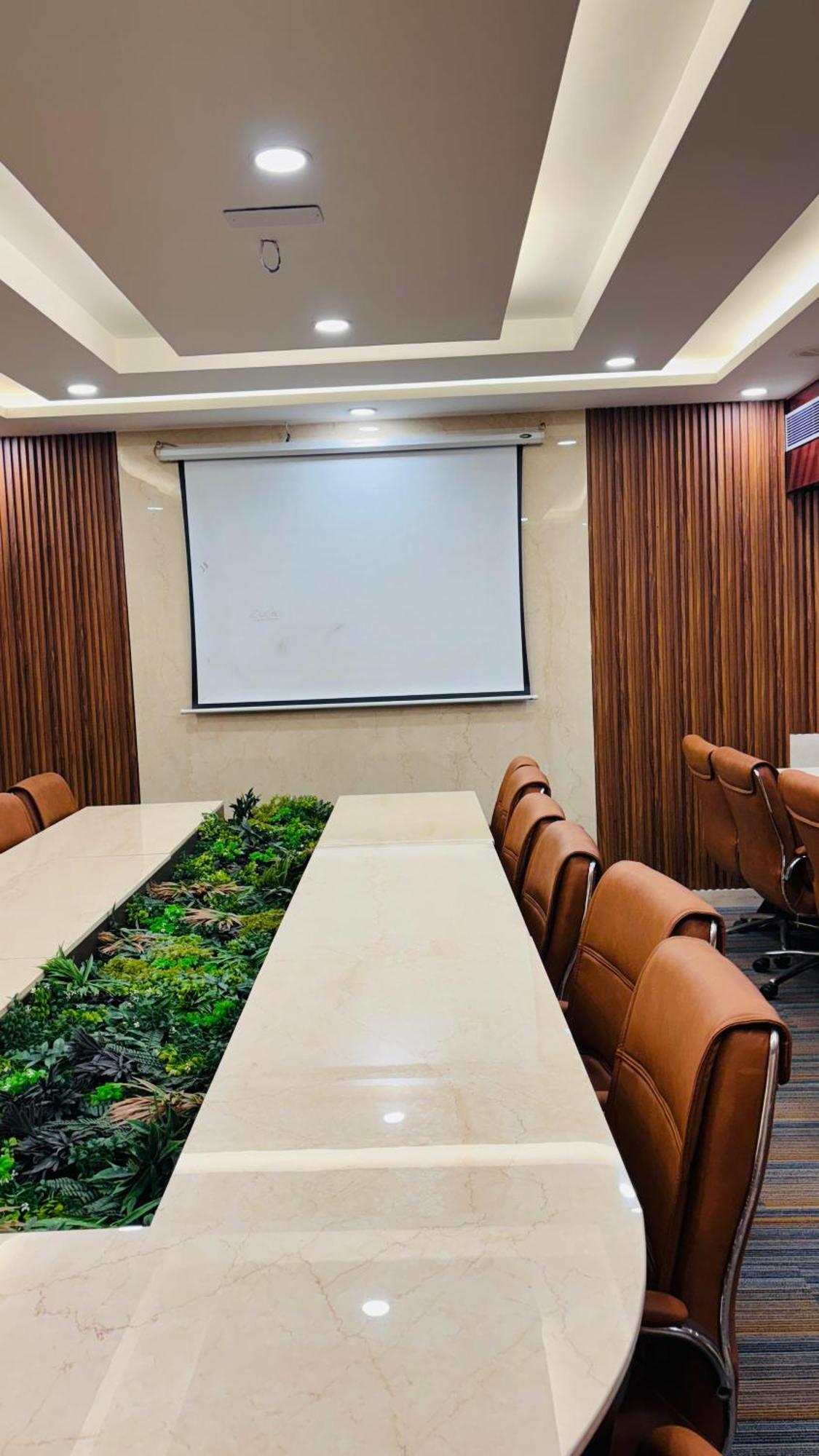 Hotel Shanti Palace Mahipalpur Ню Делхи Екстериор снимка