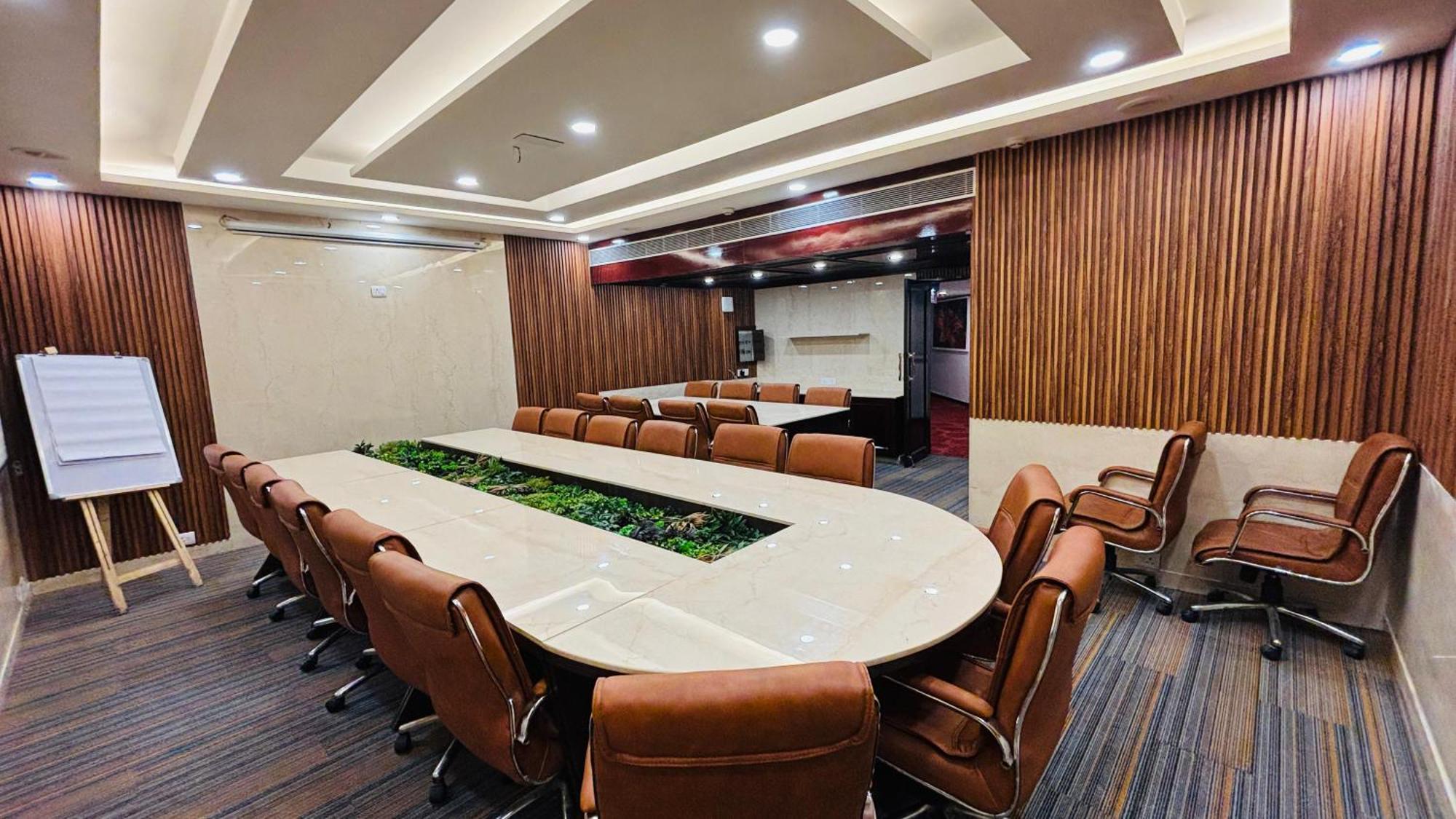 Hotel Shanti Palace Mahipalpur Ню Делхи Екстериор снимка